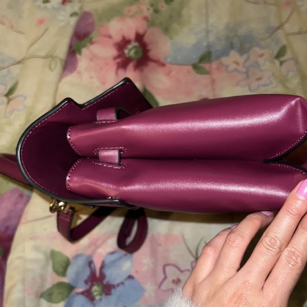 New burgundy maroon red handbag with straps - Picture 9 of 9